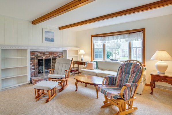 West Dennis Vacation Rental | 3BR | 1.5BA | 2 Steps Required | 1,144 Sq Ft