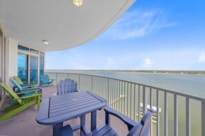 5 Lagoon Tower 902 Balcony