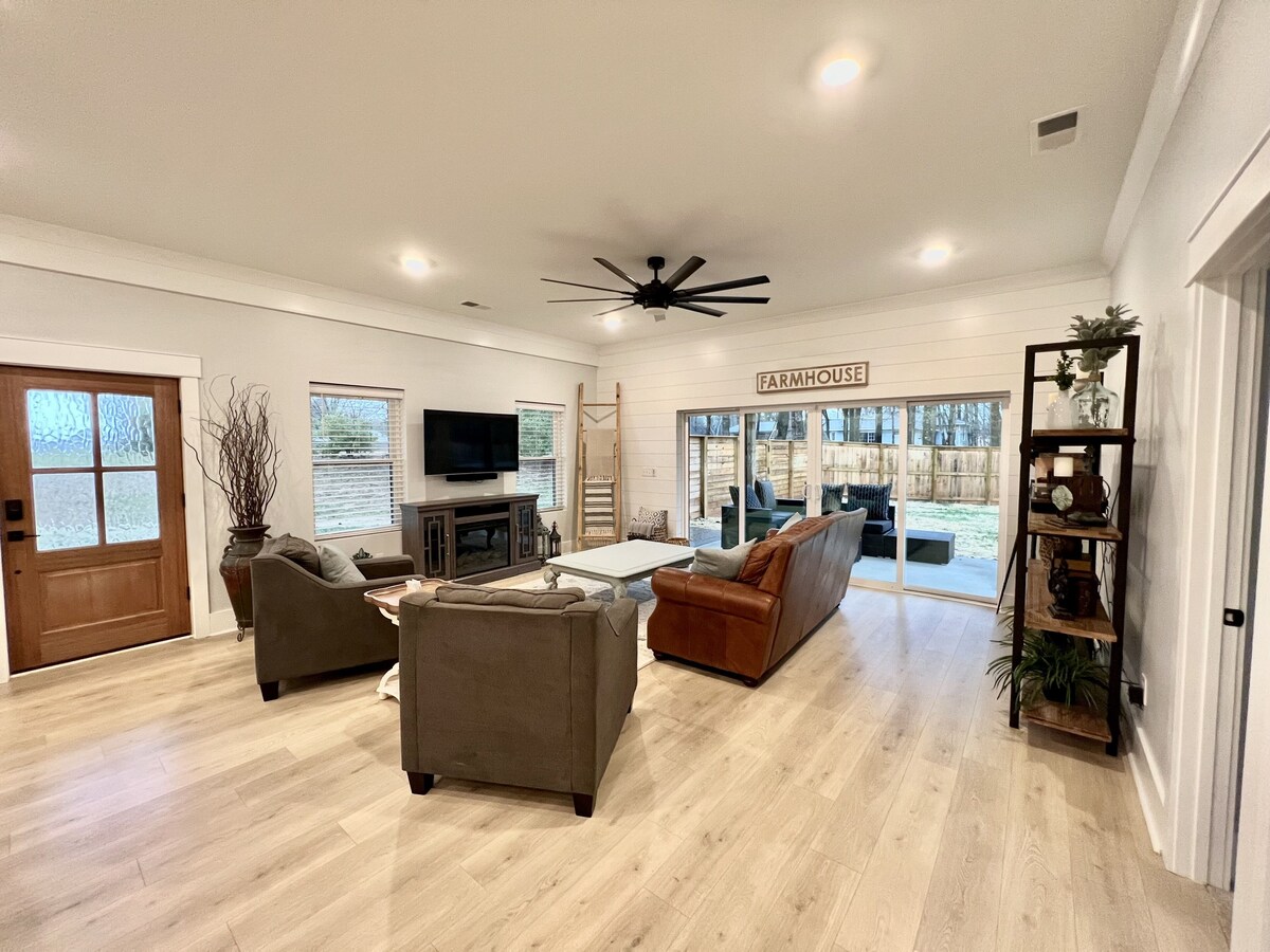 Cozy barndominium with hot tub