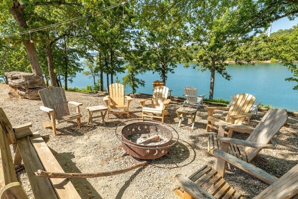 Communal firepit overlooking Table Rock Lake