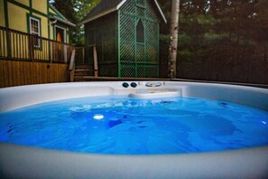 Hot Tub (1)