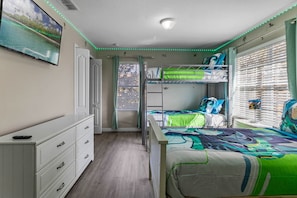 BUZZ LIGHTYEARS THEMED ROOM