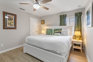King Size Master Bedroom With Sensor sensitive bed-side lamps with charging port