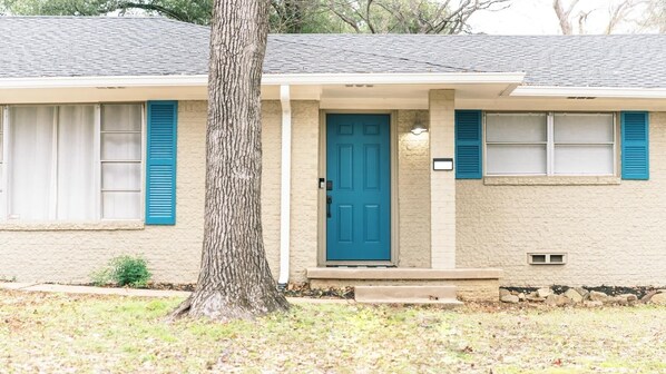 Single family home in a quiet, tree filled neighborhood. Enjoy your seclusion with a dedicated car port and plenty of on street parking.