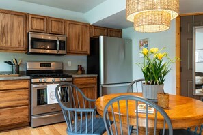 Kitchen & dining area.