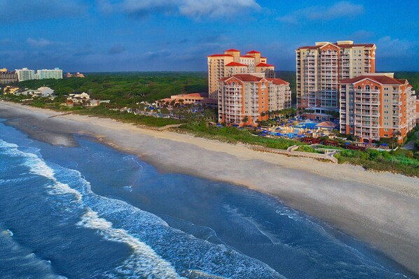 Beach Front Location, Walk On To Beautiful Hilton Head Beach