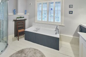 1 Coastguard Cottages, Scarborough - Host & Stay