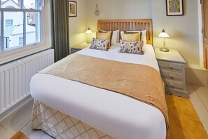 1 Coastguard Cottages, Scarborough - Host & Stay