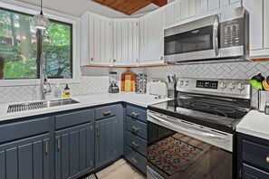 Renovated kitchen with everything you need!