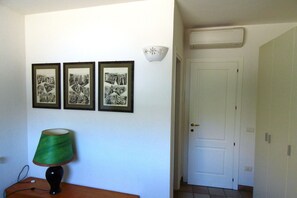 Entrance / Reception