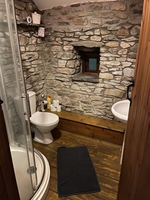 Bathroom - Glas Studio
