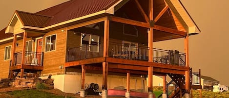 Award winning Black Hills Custom Vacation Rental Home, Bordering Angostura Lake, on 2.5 Acres!