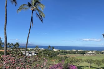 Panoramic Ocean View Condo on Golf Course close to Beaches