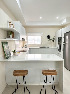 Fully equipped kitchen