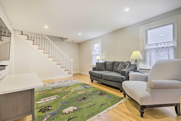 Hamden Vacation Rental | 3BR | 1BA | 2 Steps Required | 1,150 Sq Ft
