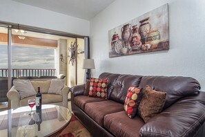spacious leather sofa in livin groom