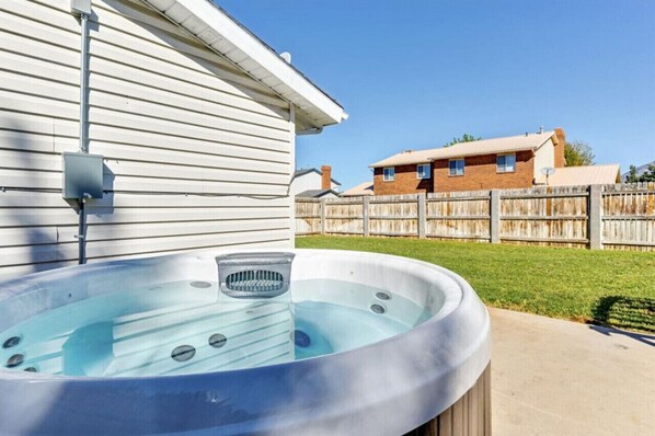 Bain à remous extérieur
