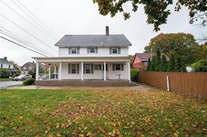 Large side yard.