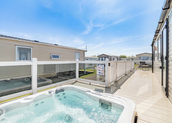 Bain à remous extérieur