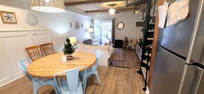 ,Dining Area 2,