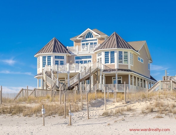 Sandctuary Oceanfront Exterior