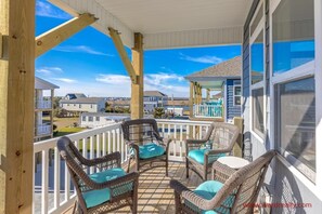 Top Floor Front Covered Porch II
