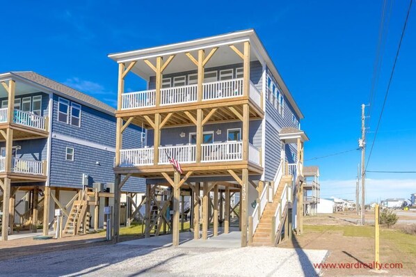 Country Crab Exterior