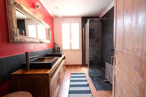 AUREILLE vacation rental villa for rent 3 bathrooms