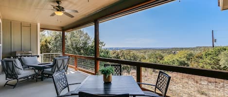 Covered patio with views of Canyon Lake