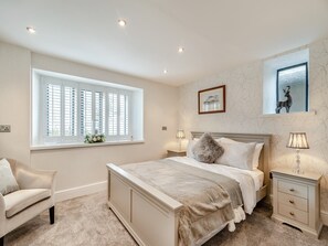 Open plan living space | Shireburn Suite, Hurst Green