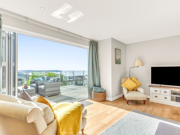 Number 53 Living Room Sea View