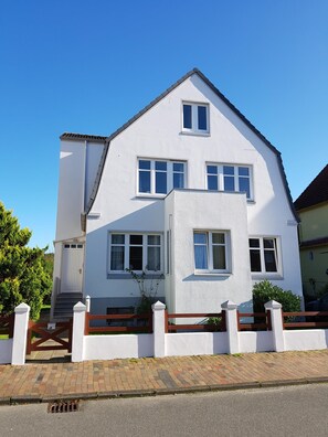 Haus MeerZeit, Whg 1, Erdgeschoss, Strandstr. 50, Cuxhaven- Döse