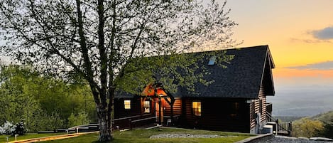 Front of cabin during sunset. A truly spectacular view!