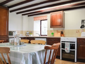Traditional farmhouse kitchen/diner | Yarker Lane Cottage, Mickleton, near Barnard Castle