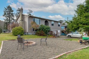 Exterior | Fire Pit | Walk to Beach
