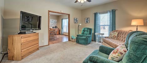 West Mineral Vacation Rental | 2BR | 1BA | Step-Free Access | 994 Sq Ft