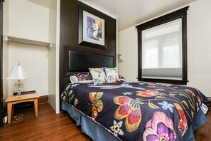 Hummingbirds bedroom with full Queen size bed 