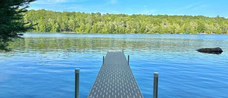 Brand new dock!! Ready to you to go fishing off it & dock your boat! No diving! 