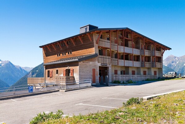 Außenseite Ferienhaus [Sommer]