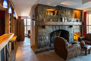 Entrance / Reception