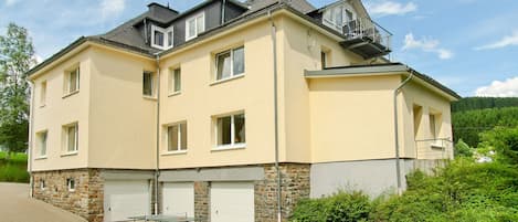 Außenseite Ferienhaus [Sommer]