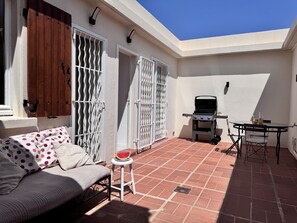 Inner courtyard.