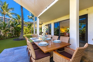 Spacious private lanai offers plenty of seating for your family.
