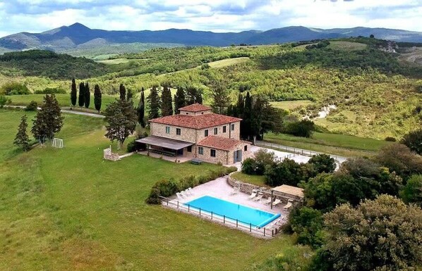 Aerial view of this large Tuscany villa rental