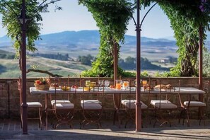Al fresco dining on the terrace