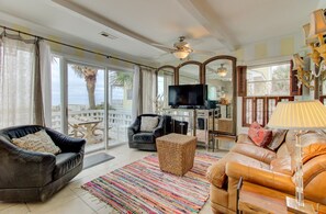 Starfish Cottage Upper Living Room