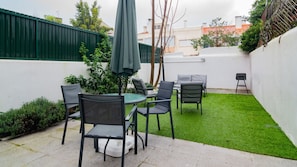 Enjoy a good BBQ on the sunny patio #BBQ #patio #portugal #pt #lisbon