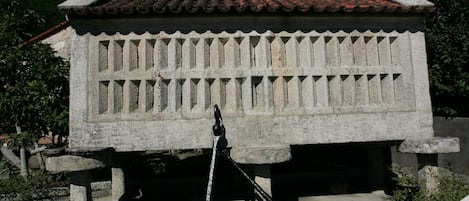 Enceinte de lâhĂ©bergement