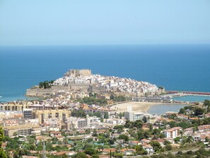 Water, Sky, Plant, Building, Urban Design, Coastal And Oceanic Landforms, Tree, Cityscape, Landscape, City