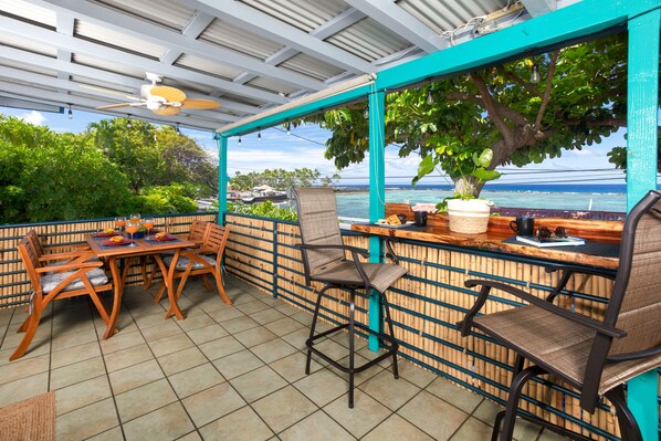 Large private lanai with plenty of space to kick back and relax.